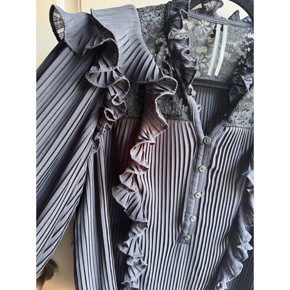 Anthropologie Pleated Ruffled Blouse Size S - Black Lace & Ruffles LIKE NEW - Picture 6 of 7